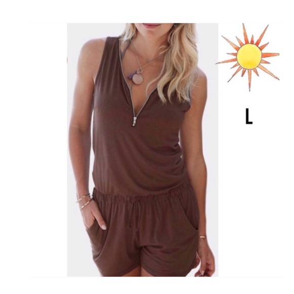 V-neck Drawstring Waist Playsuit - Picture 4 of 10